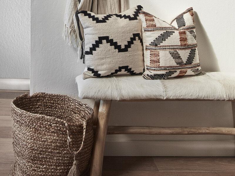 Aksel Goat Fur Bench
